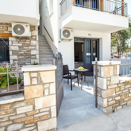 σε πετρινο σπιτι 포토스