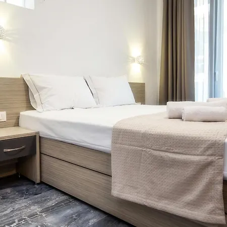 σε πετρινο σπιτι 포토스