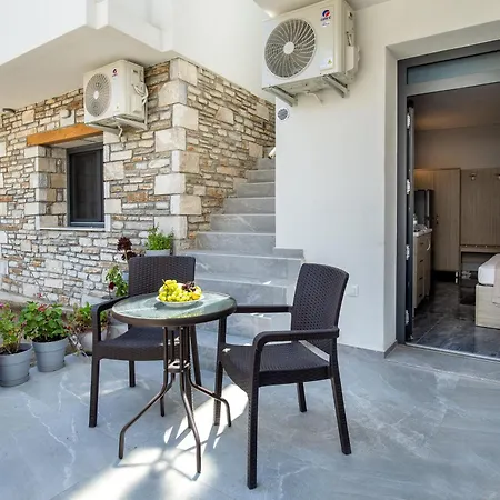 σε πετρινο σπιτι 아파트 포토스